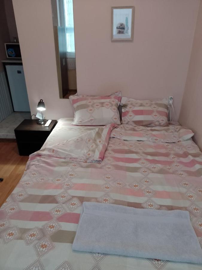 Top Center Apartment And Rooms Varna Luaran gambar