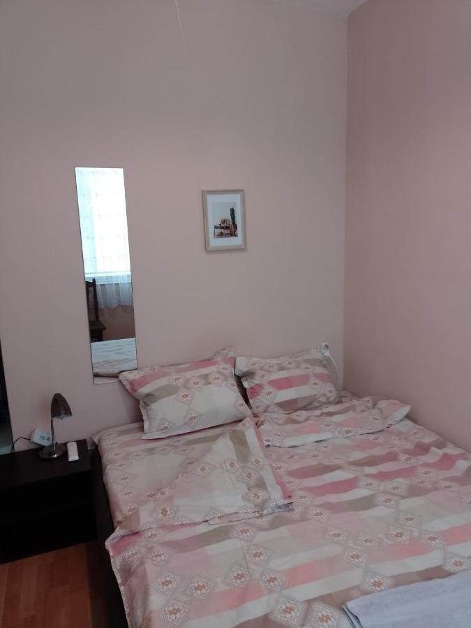 Top Center Apartment And Rooms Varna Luaran gambar